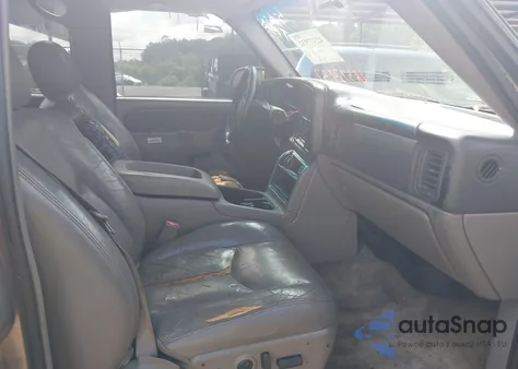 2003 Chevrolet Tahoe Lt z USA, uszkodzony, nr VIN 1GNEC13ZX3R256070